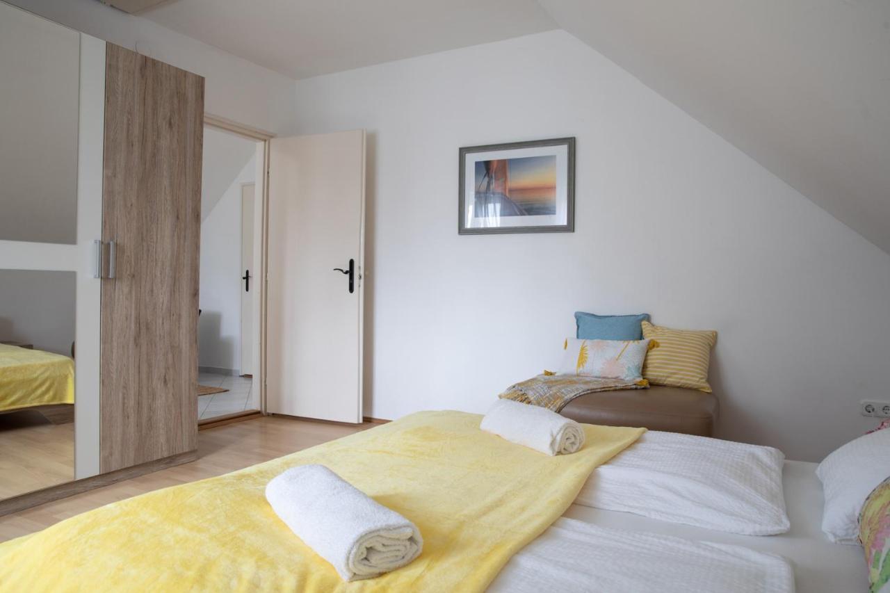 Oliva 8 Fos Balatoni Nyaralo Villa วาลาโตนาคารัทยา ภายนอก รูปภาพ