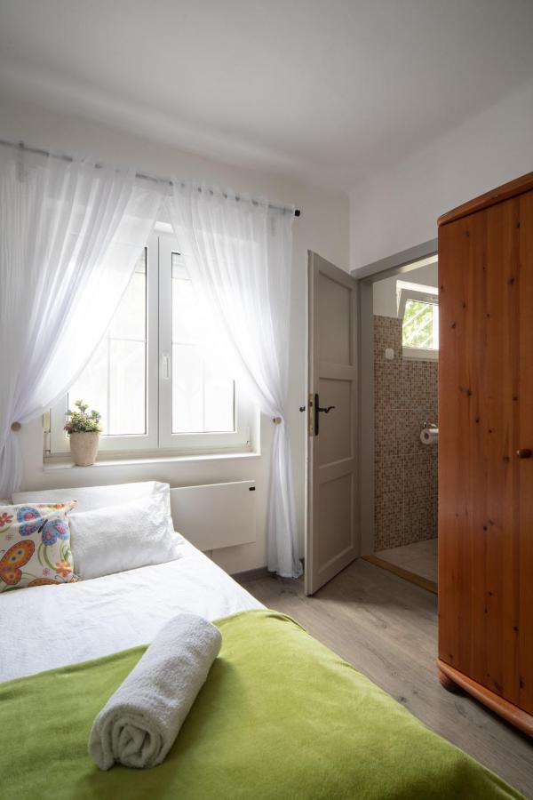 Oliva 8 Fos Balatoni Nyaralo Villa วาลาโตนาคารัทยา ภายนอก รูปภาพ