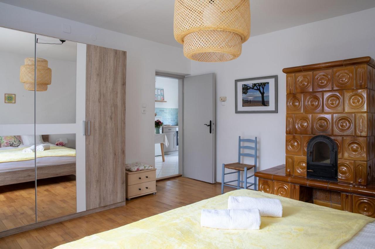 Oliva 8 Fos Balatoni Nyaralo Villa วาลาโตนาคารัทยา ภายนอก รูปภาพ