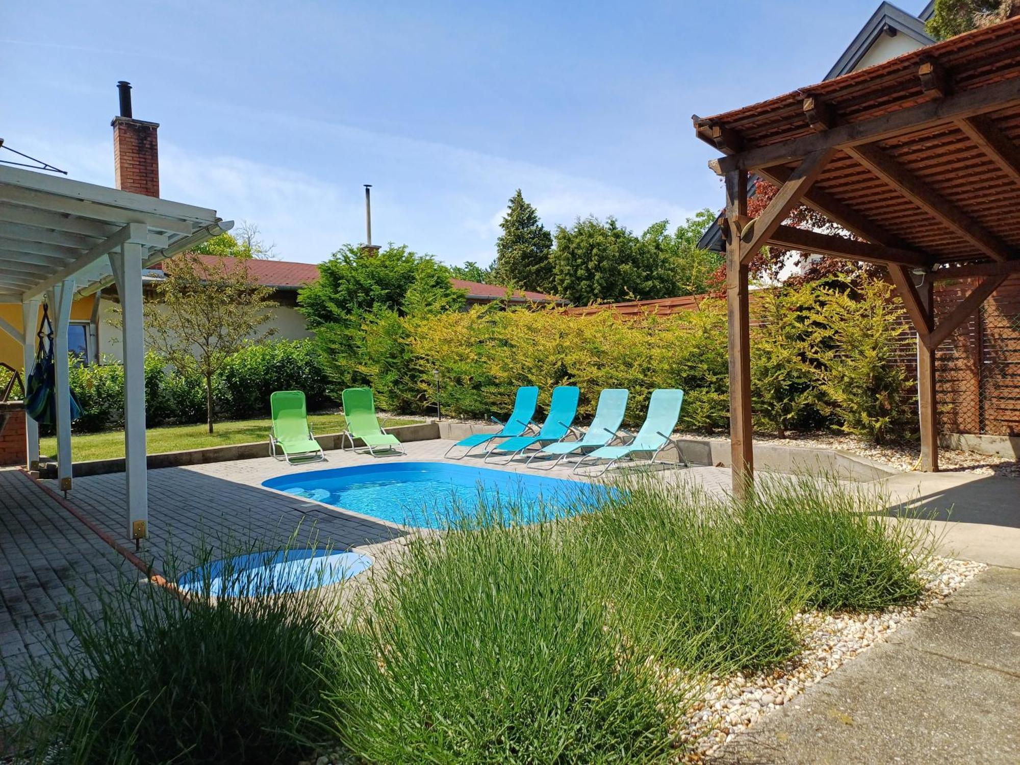 Oliva 8 Fos Balatoni Nyaralo Villa วาลาโตนาคารัทยา ภายนอก รูปภาพ