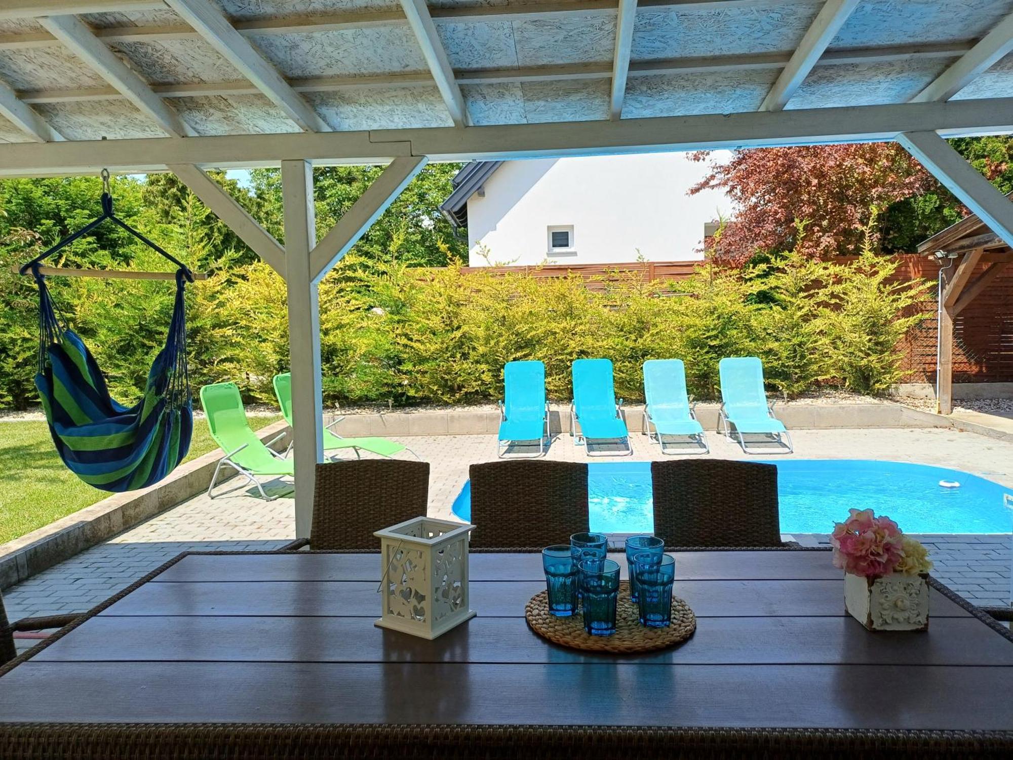 Oliva 8 Fos Balatoni Nyaralo Villa วาลาโตนาคารัทยา ภายนอก รูปภาพ